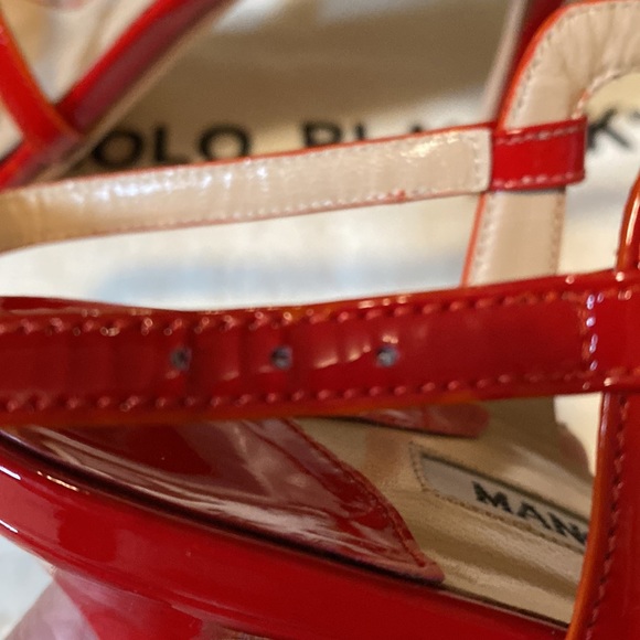 Manolo Must Have Size 7 1/2 - Picture 7 of 7